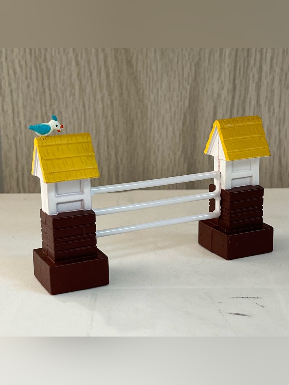 Grand Champion Horse Jump Birdhouse With Blue Bird Toy Pony Jumping Accessory